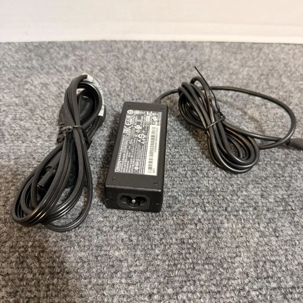 Chicony USB-C Laptop Charger 45W AC Adapter 15V 20V Power Supply Black